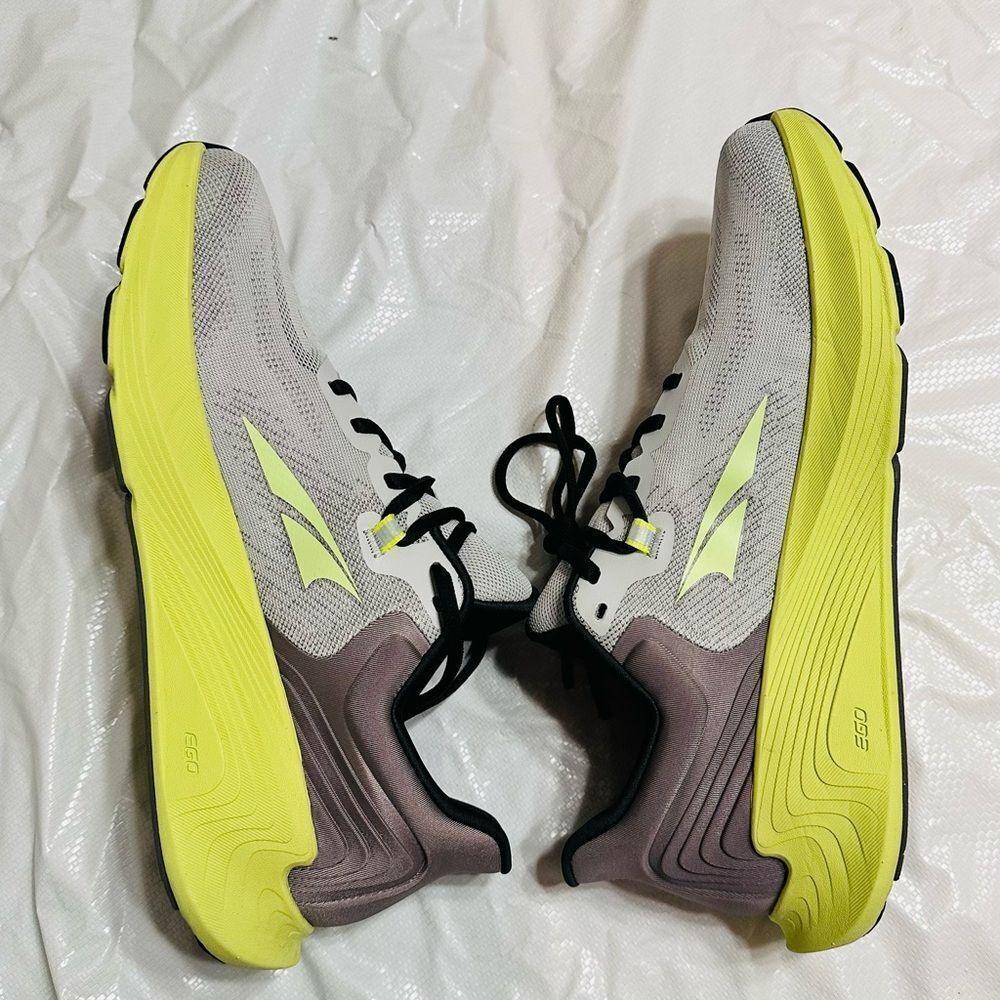 Altra Provision 8 Running Shoes in Light Gray and Green Size 10 near new - Picture 13 of 13